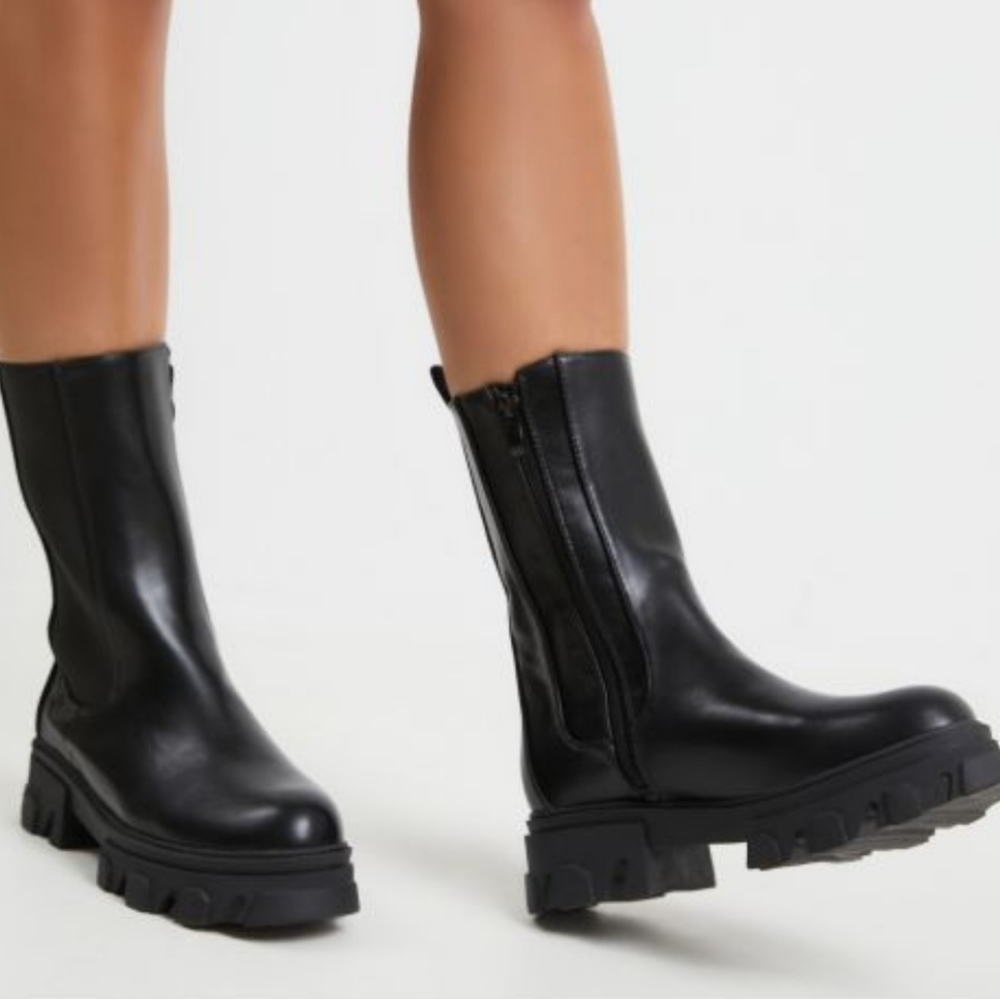 EGO STEELE CHUNKY SOLE ANKLE MOTO BIKER BOOT IN BLACK FAUX LEATHER SIZE 7